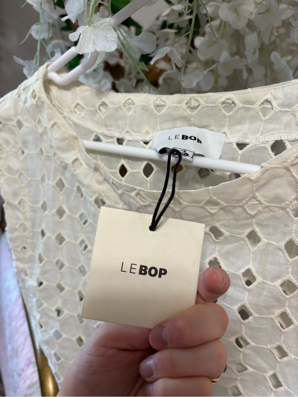 LEBOP Eyelet Wide-Leg Pants & crop top Set in Cream - Picture 6 of 10
